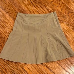 Athleta women tennis skirt size 6 tan